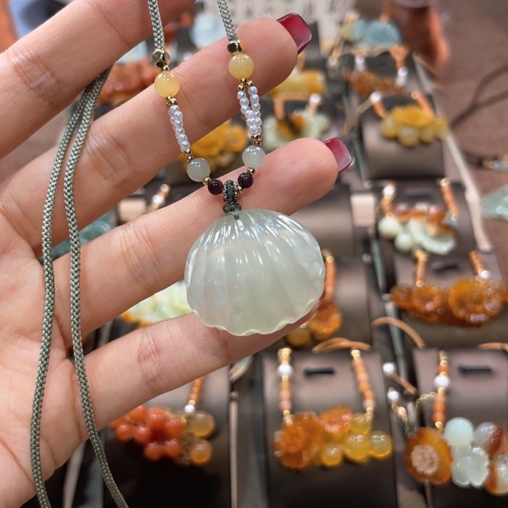 蛇纹石玉未镶嵌吊坠(赠链)