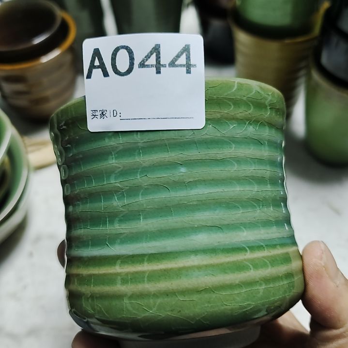 瓷片五厂，七厂各种摆件，瓷片，均有瑕疵！