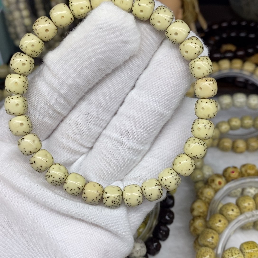 星月菩提吊坠石玉料8/7大眼睛福利款