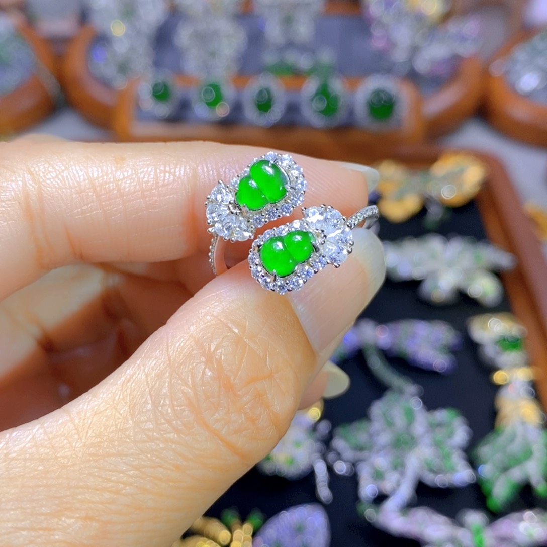 翡翠颈饰银S925镶嵌天然翡翠