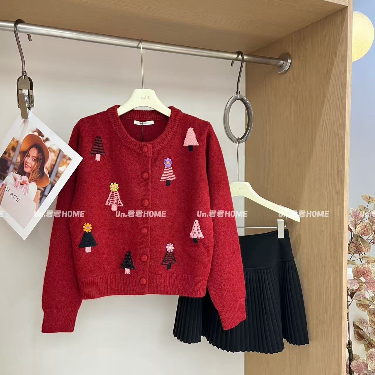 君君家【圣诞树】韩系刺绣圣诞树软糯圆领毛衣开衫119
