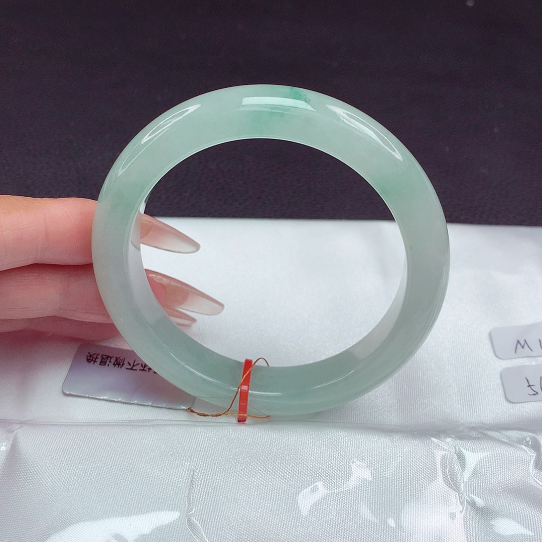 翡翠手镯未镶嵌56圈288