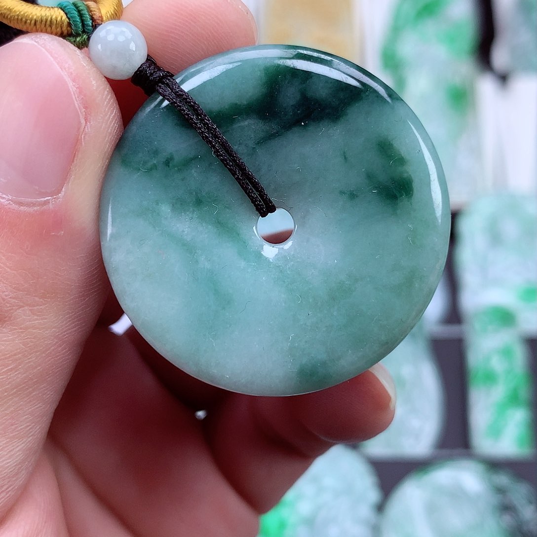 翡翠颈饰未镶嵌翡翠吊坠