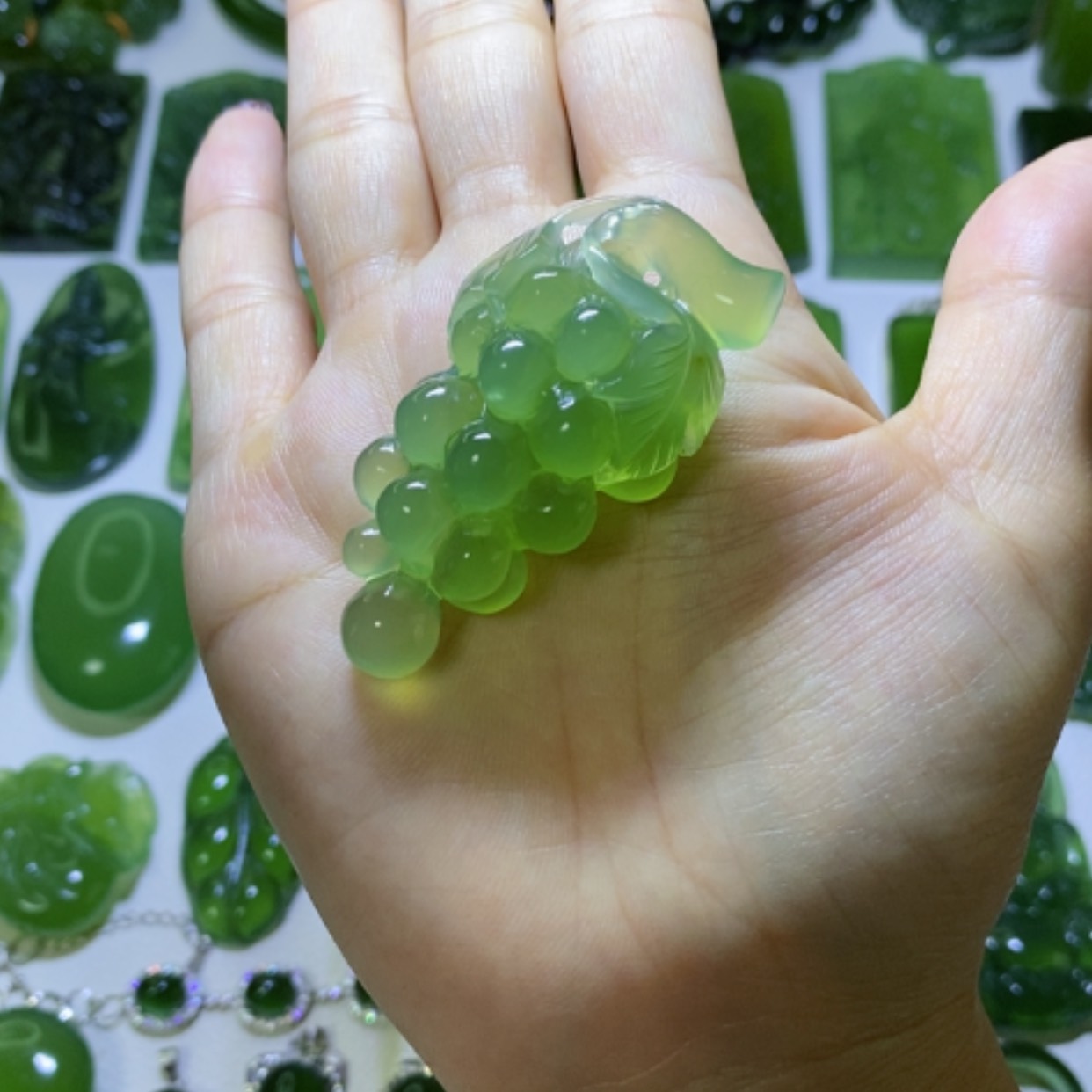 【闪购商品】蛇纹石玉颈饰未镶嵌H*R