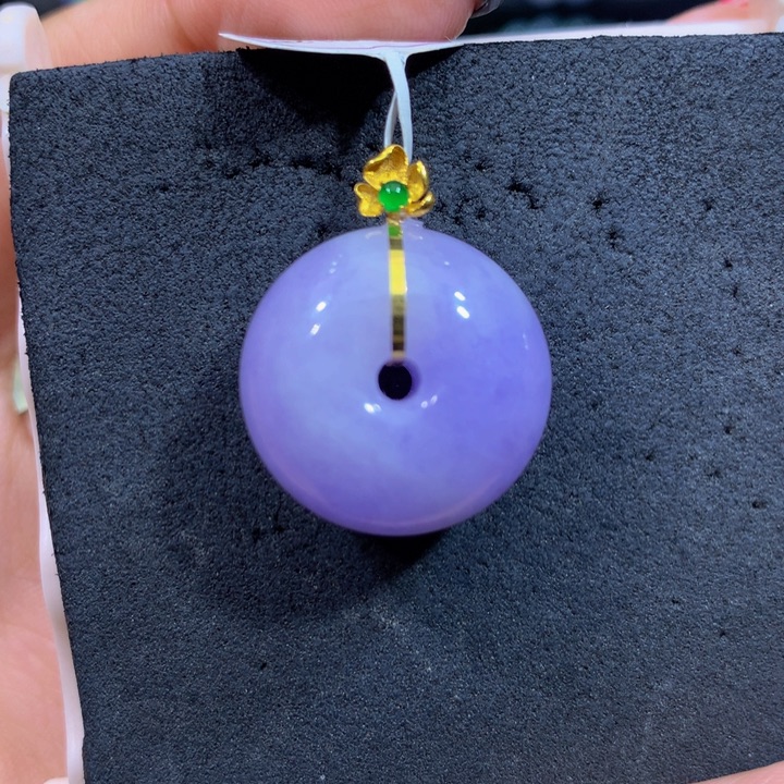 翡翠18K金镶嵌颈饰翡翠