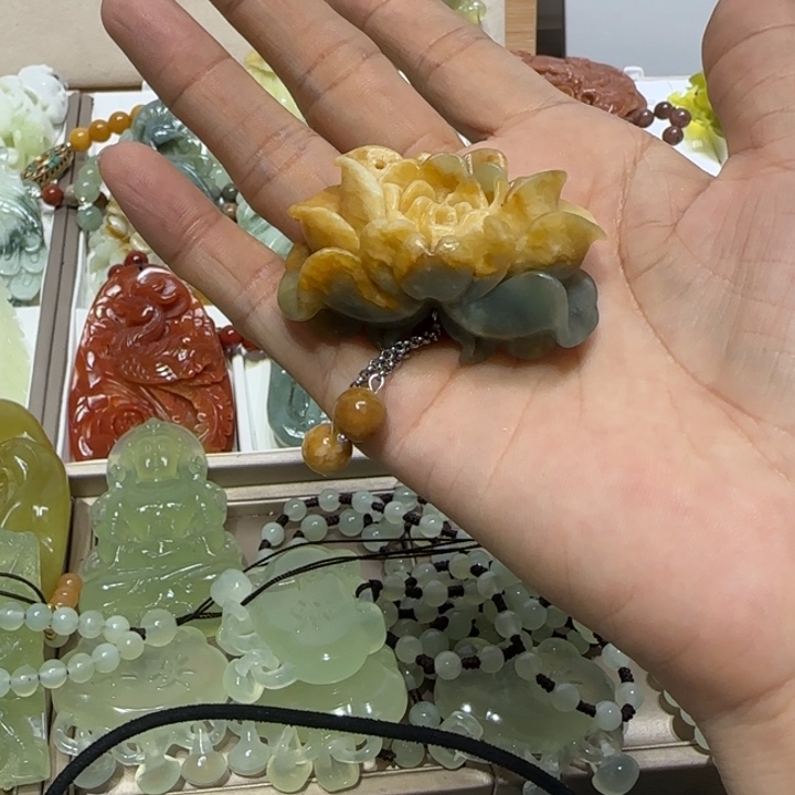 蛇纹石玉吊坠未镶嵌李**然