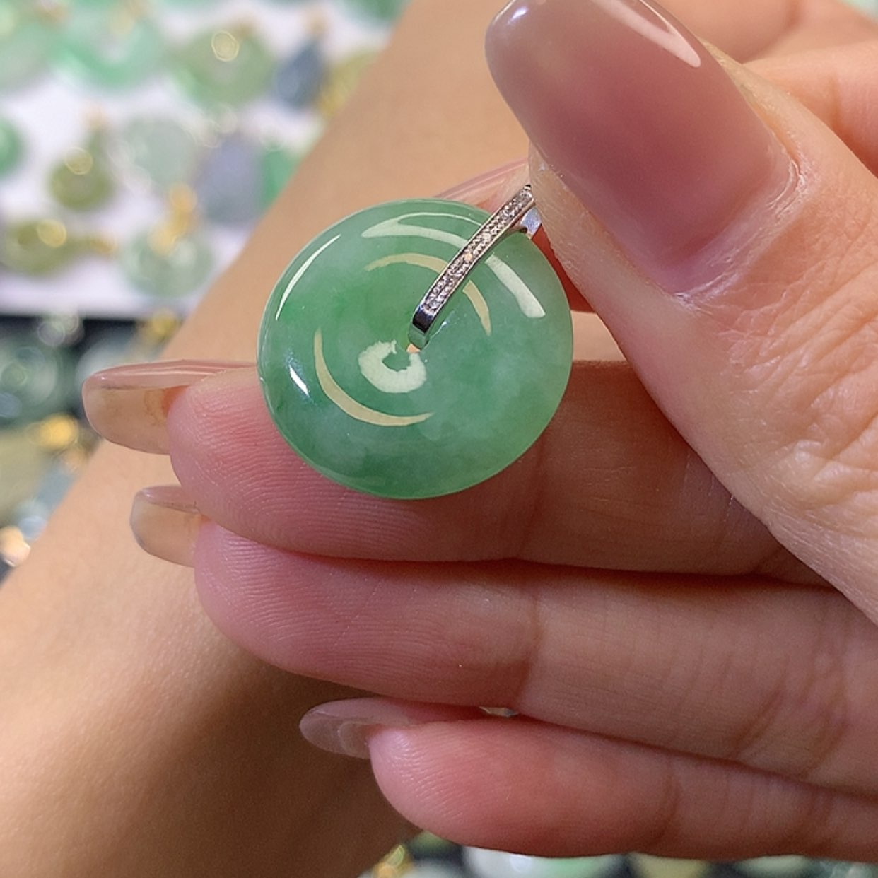 【闪购商品】翡翠吊坠(赠链)18K金镶嵌