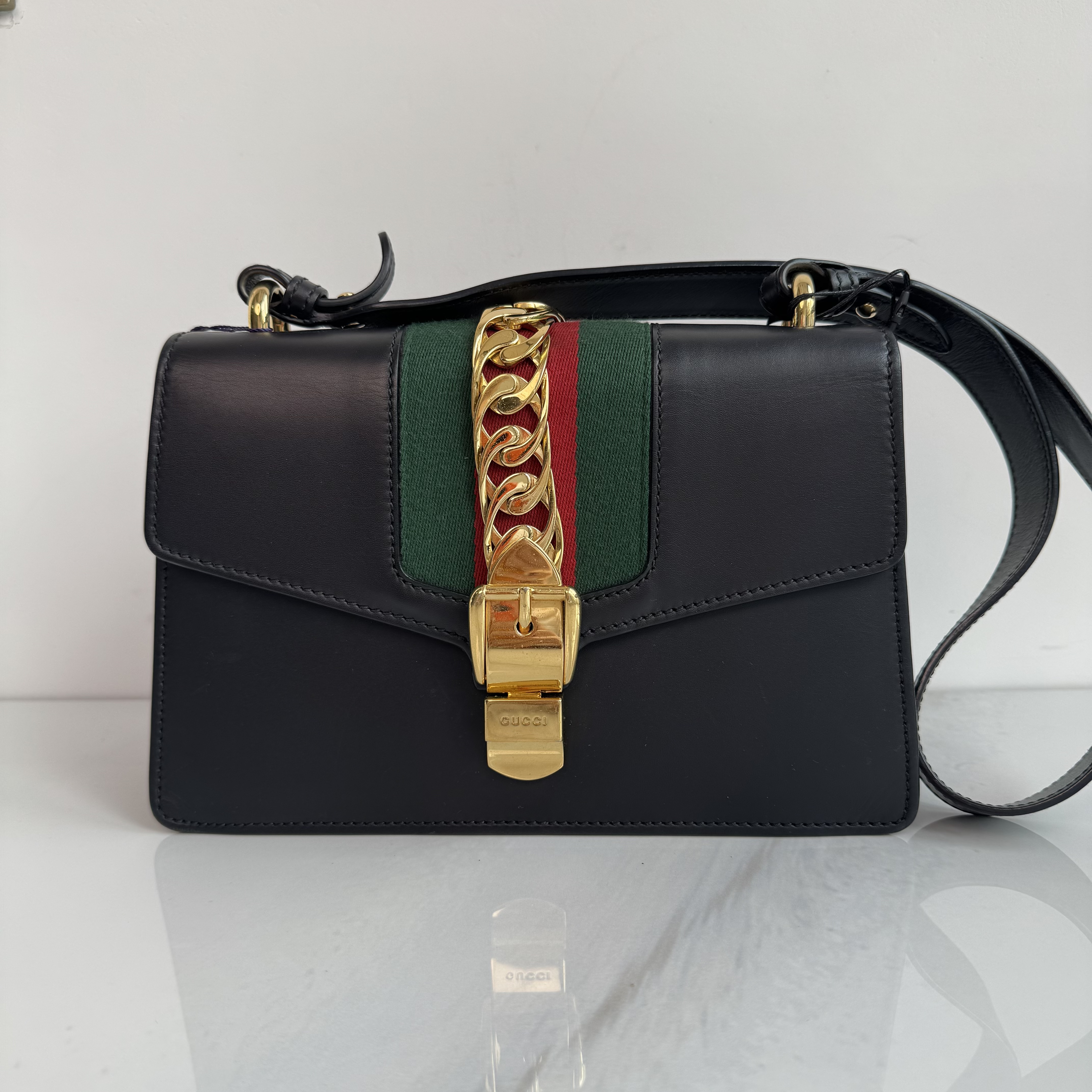 95新 GUCCI/古驰 中号黑金塞尔维亚单肩包