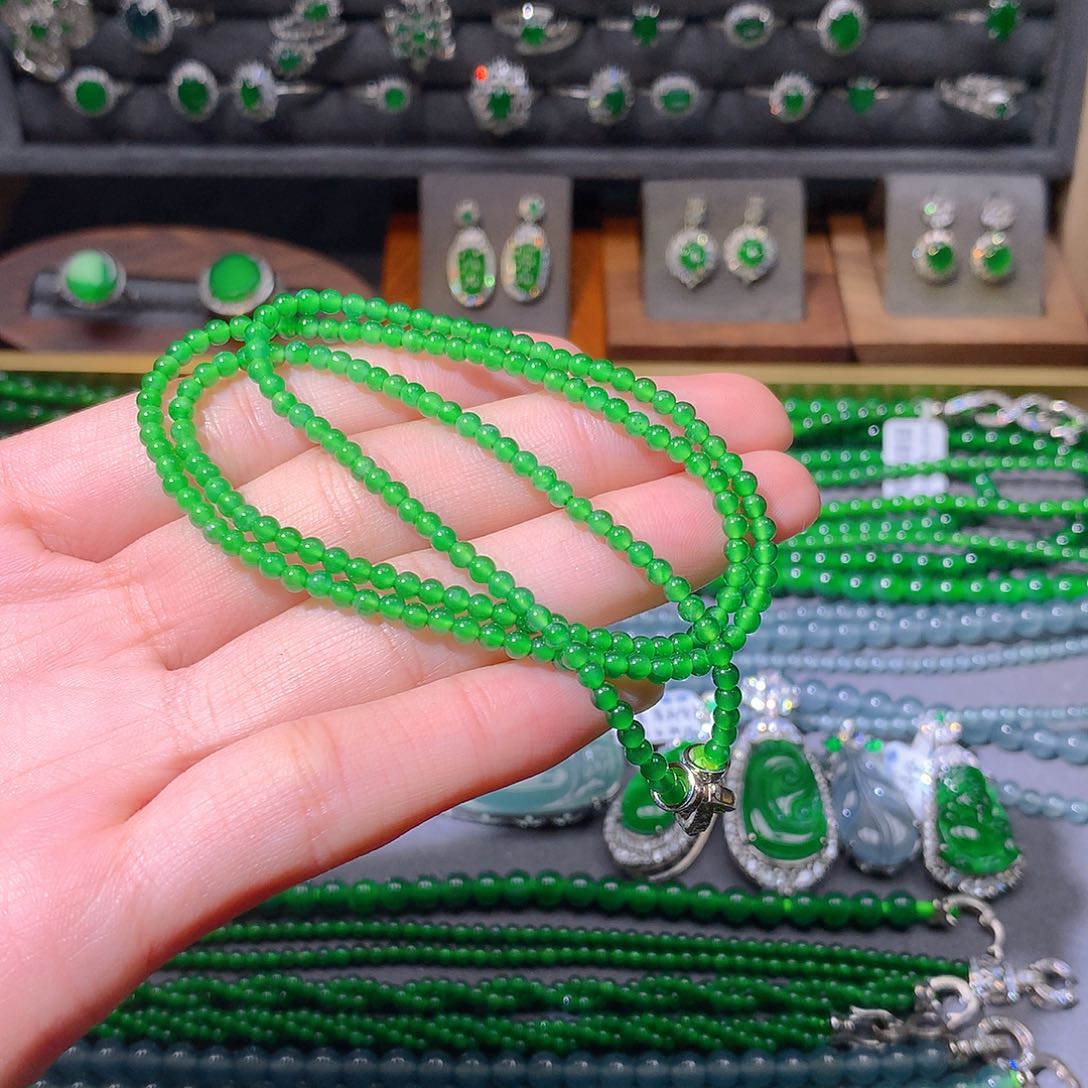 翡翠耳饰未镶嵌天然翡翠