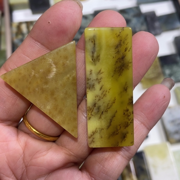 蛇纹石玉未镶嵌天然花玉平安无事牌