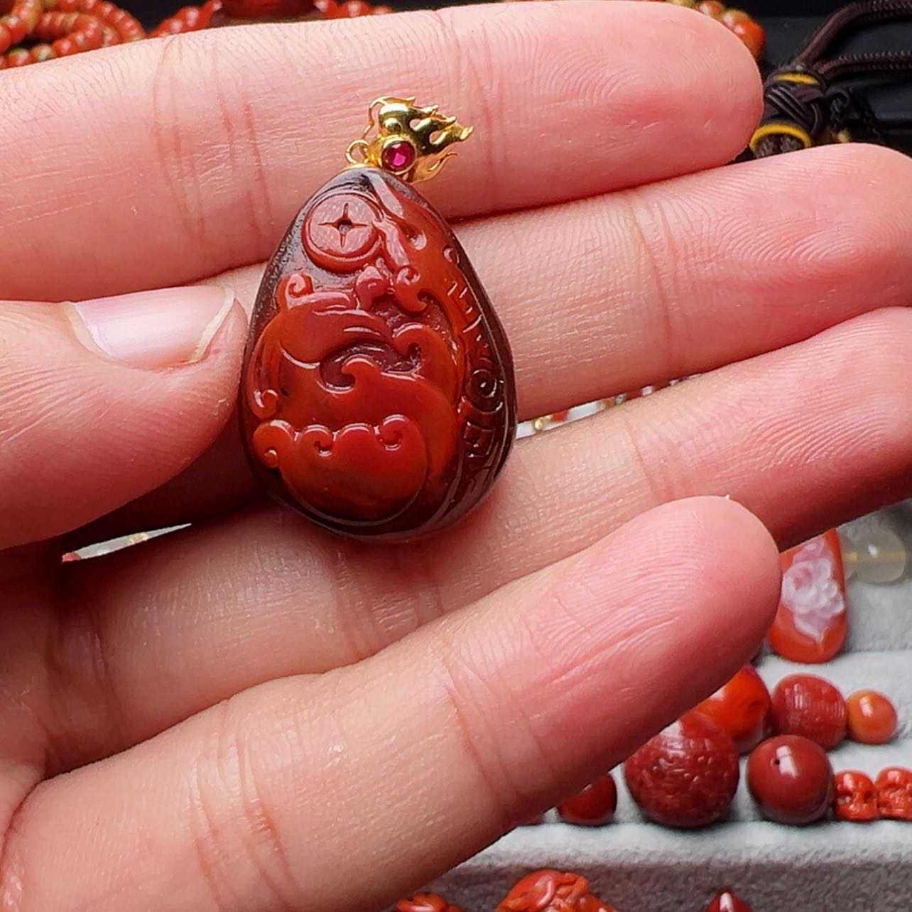 【闪购商品】南红玛瑙珠宝奇石18K金镶嵌