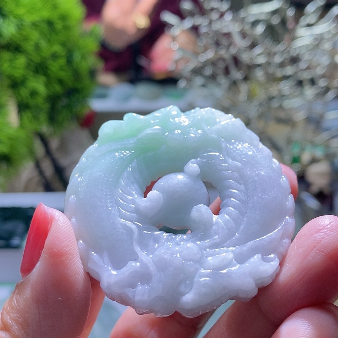 【闪购商品】翡翠颈饰未镶嵌龙牌
