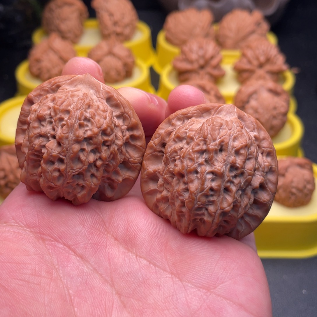 文玩核桃吊坠血麒麟43