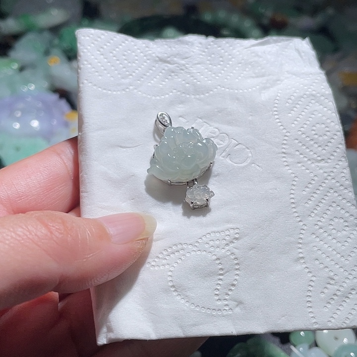 颈饰未镶嵌翡翠天