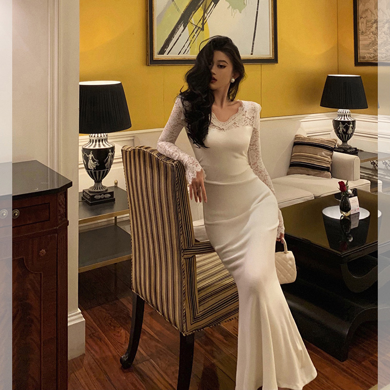 558蕾丝拼接长袖连衣裙女2024早秋新款高级感V领修身鱼尾长裙3246