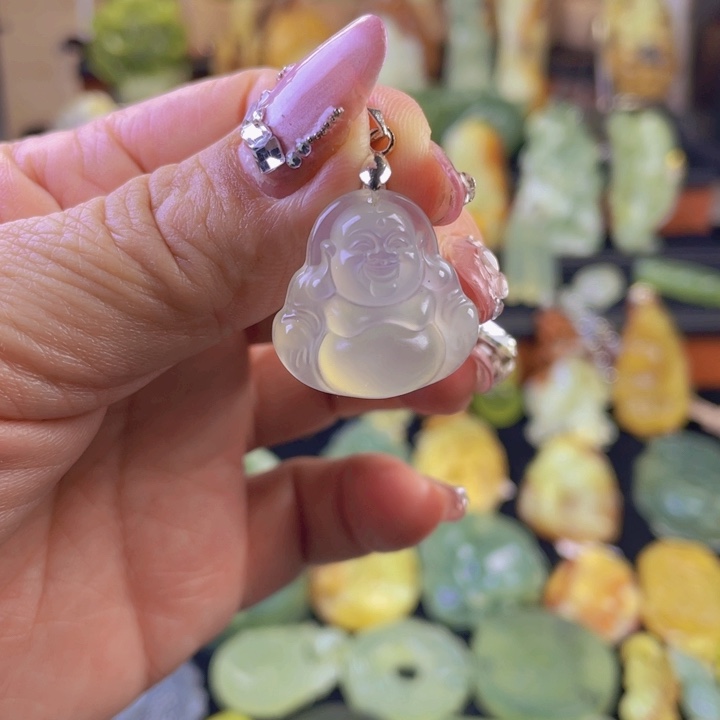 蛇纹石玉颈饰未镶嵌