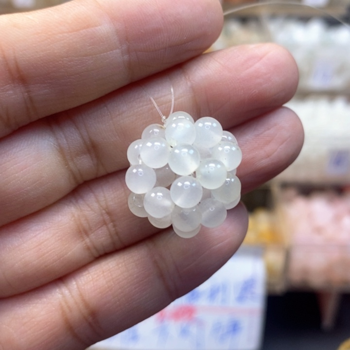 颈饰未镶嵌石英质玉