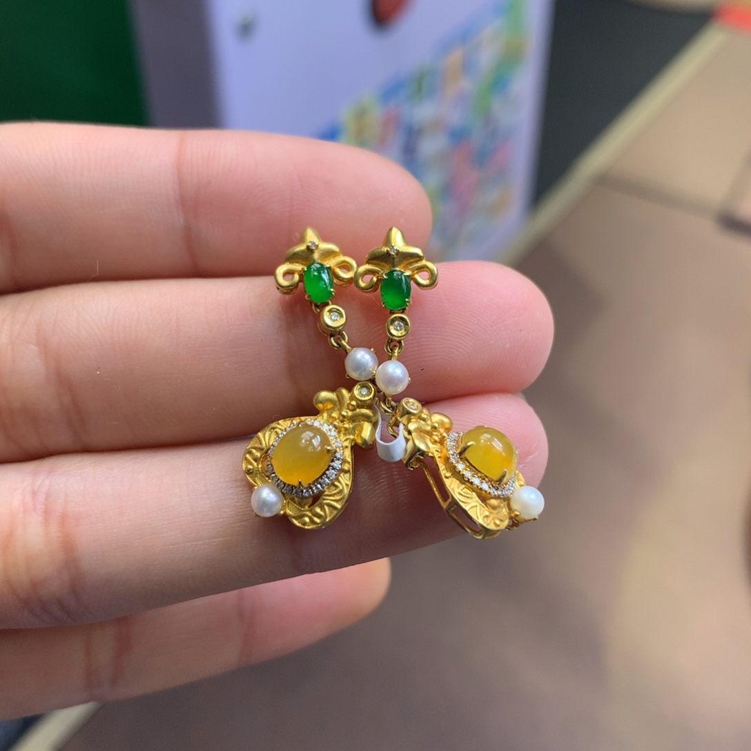 翡翠18K金镶嵌颈饰翡翠