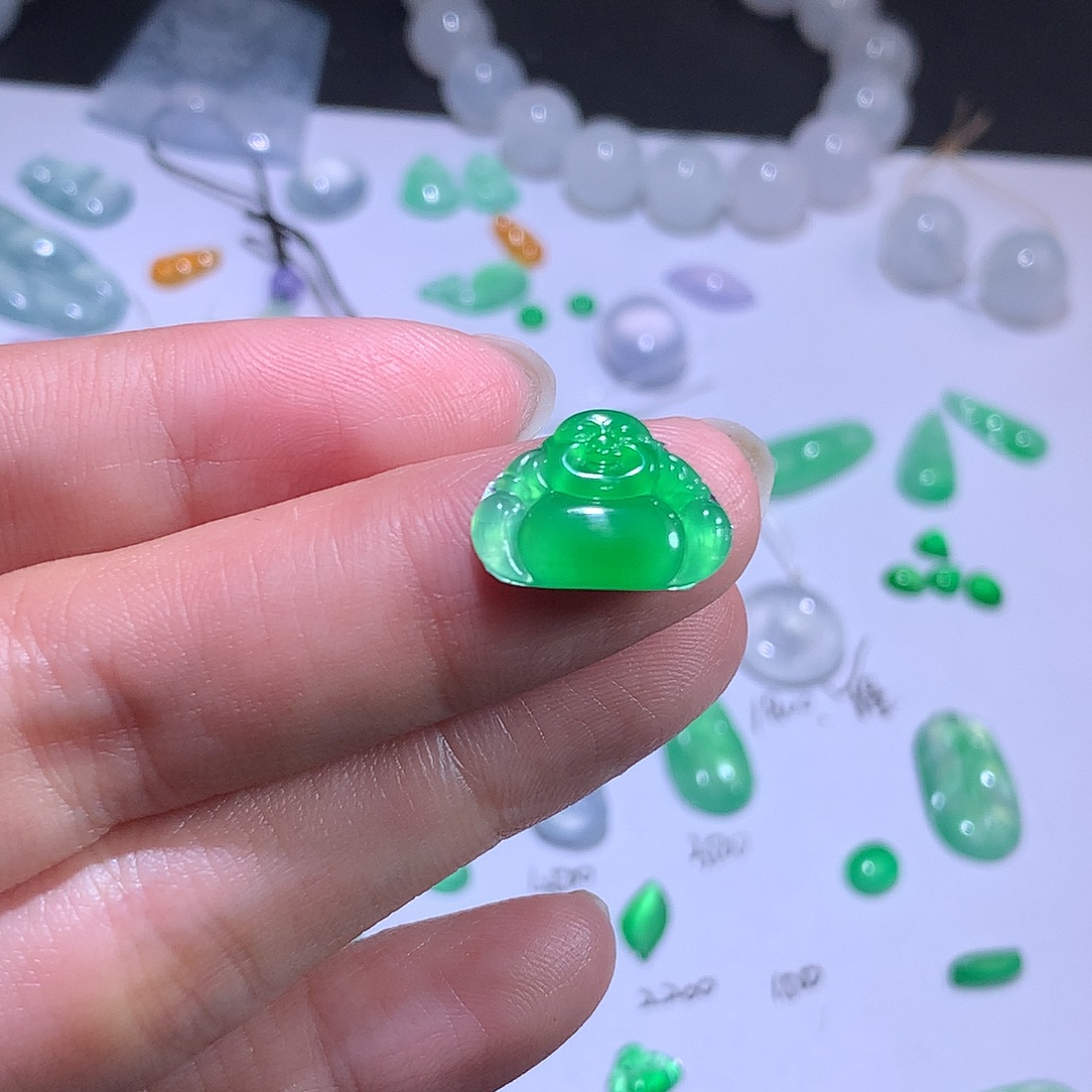 翡翠未镶嵌挂件佛公尺寸10.6 14.6 2.0