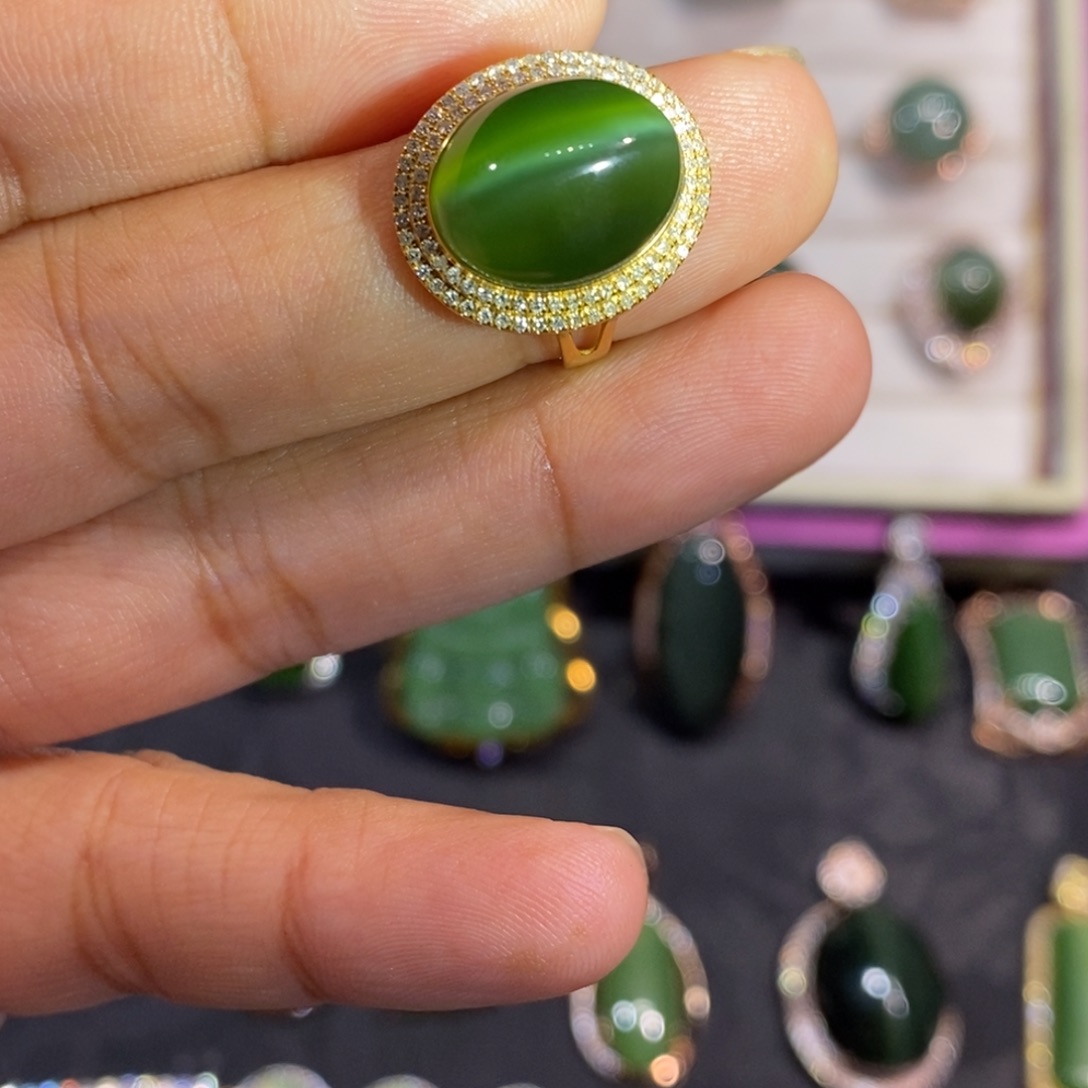 和田玉（碧玉）颈饰18K金镶嵌