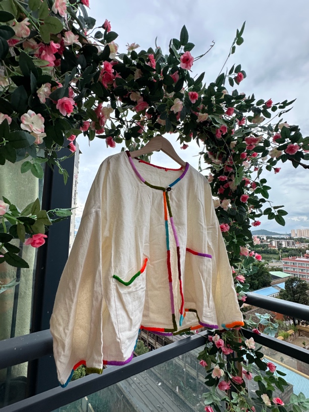 泰北轻民族风彩虹包边小上衣