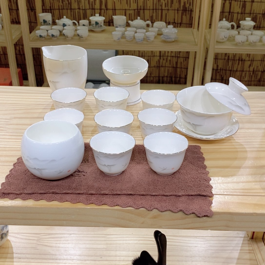 轻舟14件000000000000000R****。