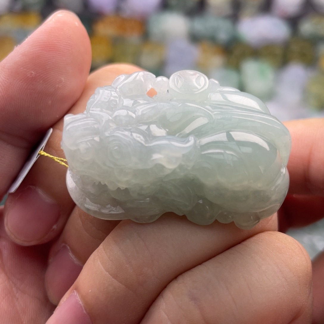 翡翠未镶嵌颈饰貔貅37