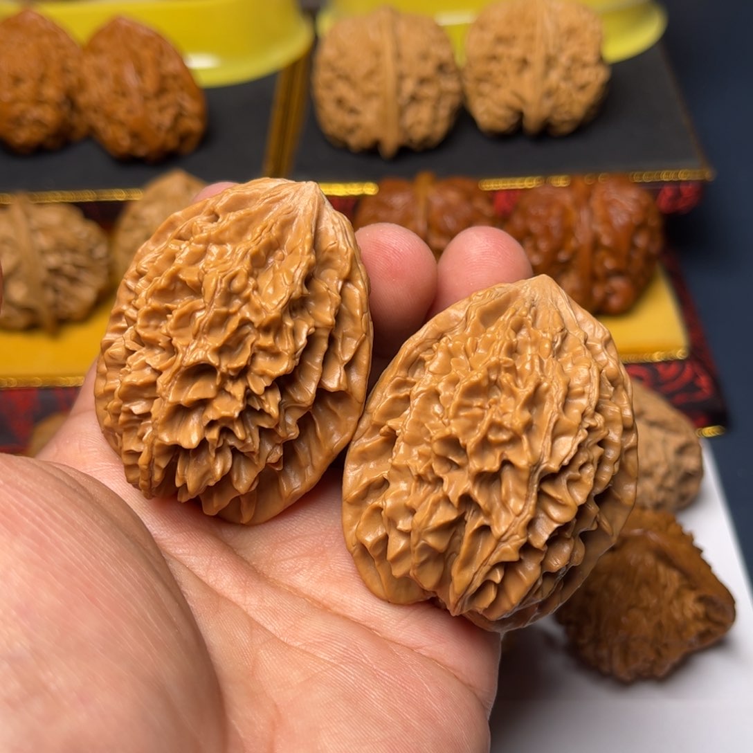 文玩核桃吊坠招财鼠