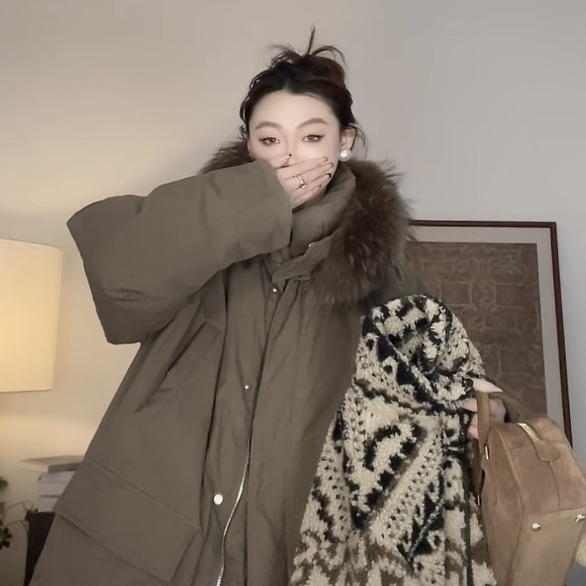【阿乐家】大码微胖“北境暖冬”高级感美拉德连帽大毛领立领羽绒外套