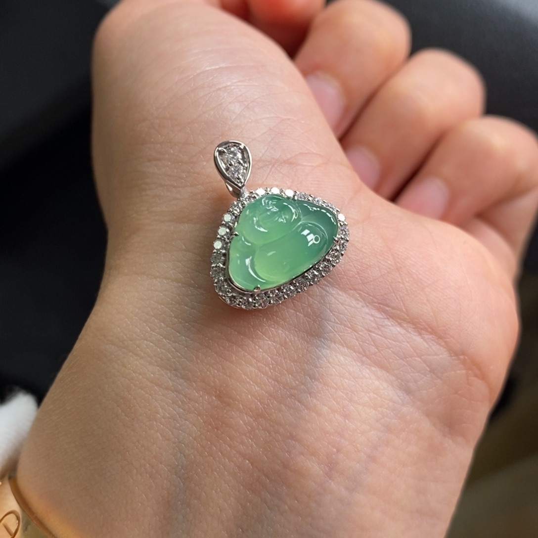 翡翠颈饰18K金镶嵌佛公