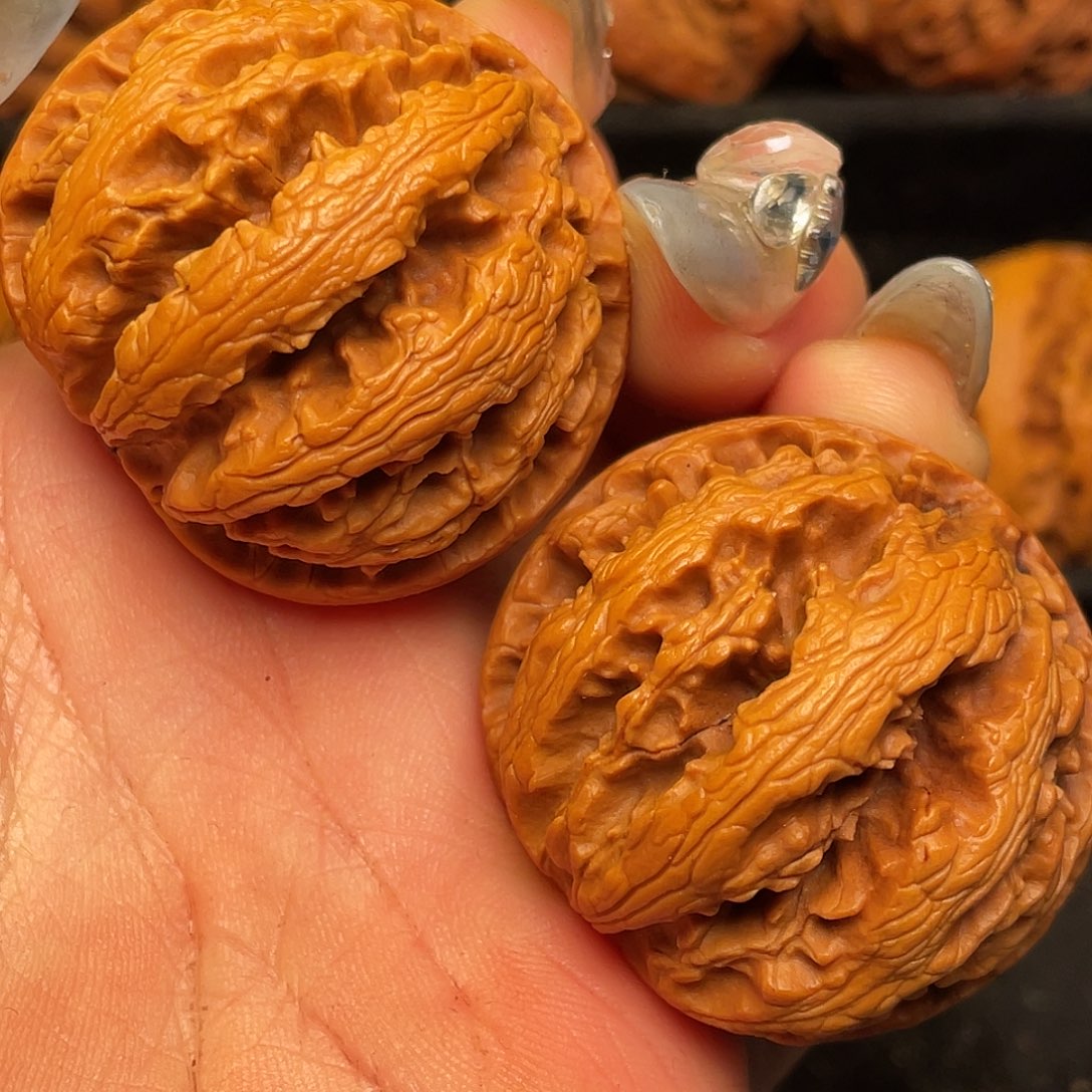 文玩核桃把件秦岭山脉核桃