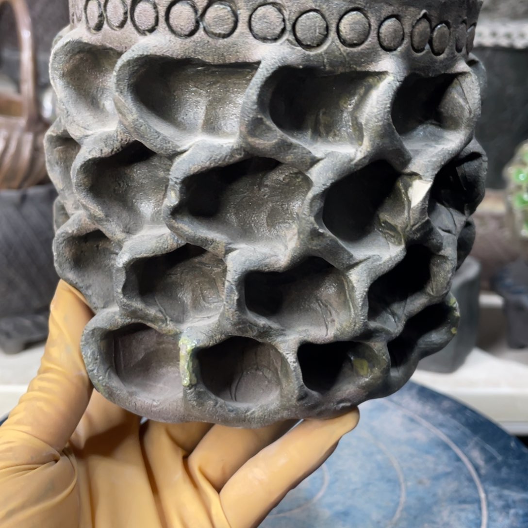 红陶微瑕的脸上有一