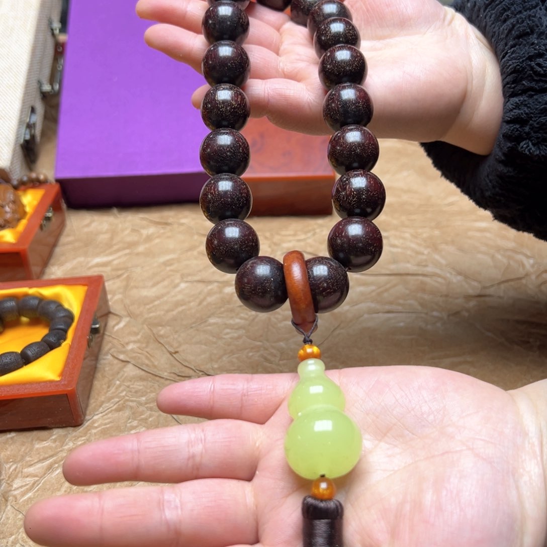 大叶紫檀（黑酸枝木类）