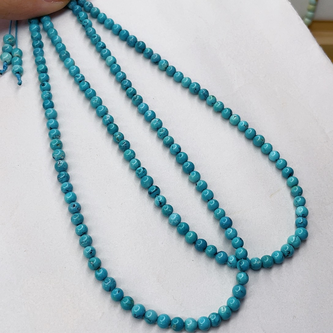 绿松石未镶嵌颈饰