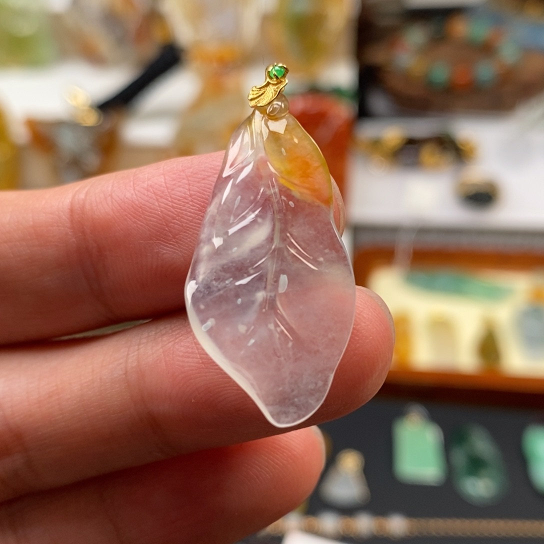 翡翠颈饰18K金镶嵌缅甸天然翡翠高冰黄叶子