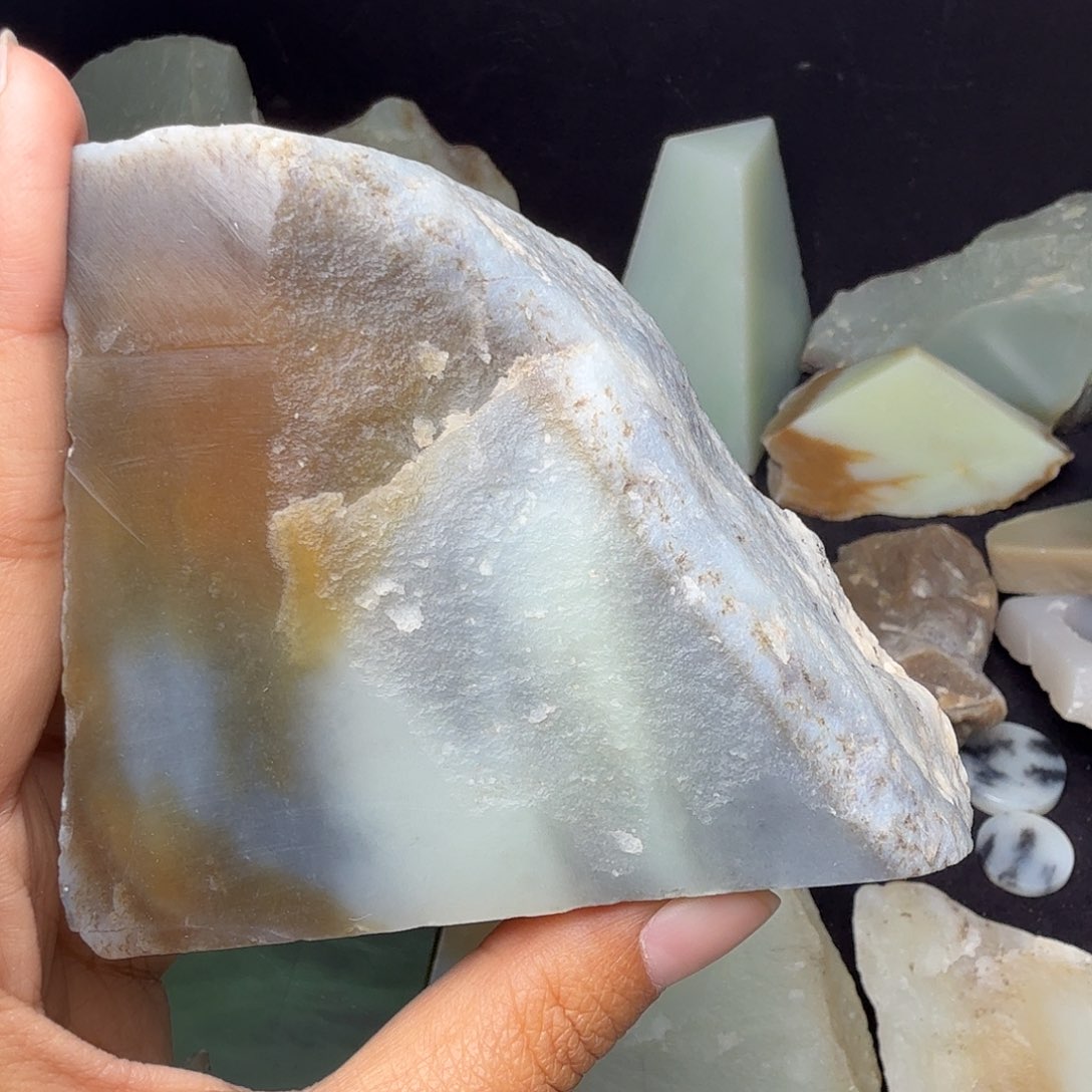 和田玉未镶嵌珠宝奇石该****销