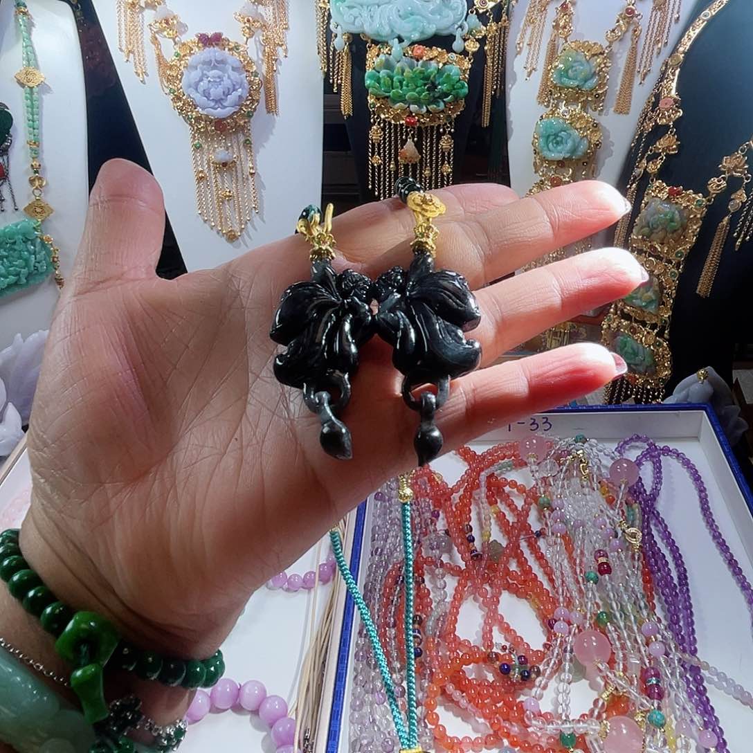 翡翠挂件未镶嵌翡翠乌鸡天使翅膀