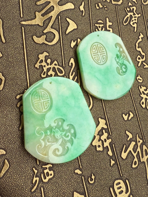 翡翠平安牌 仿古龙 黄加绿 厚装 阳绿 （多样性发）