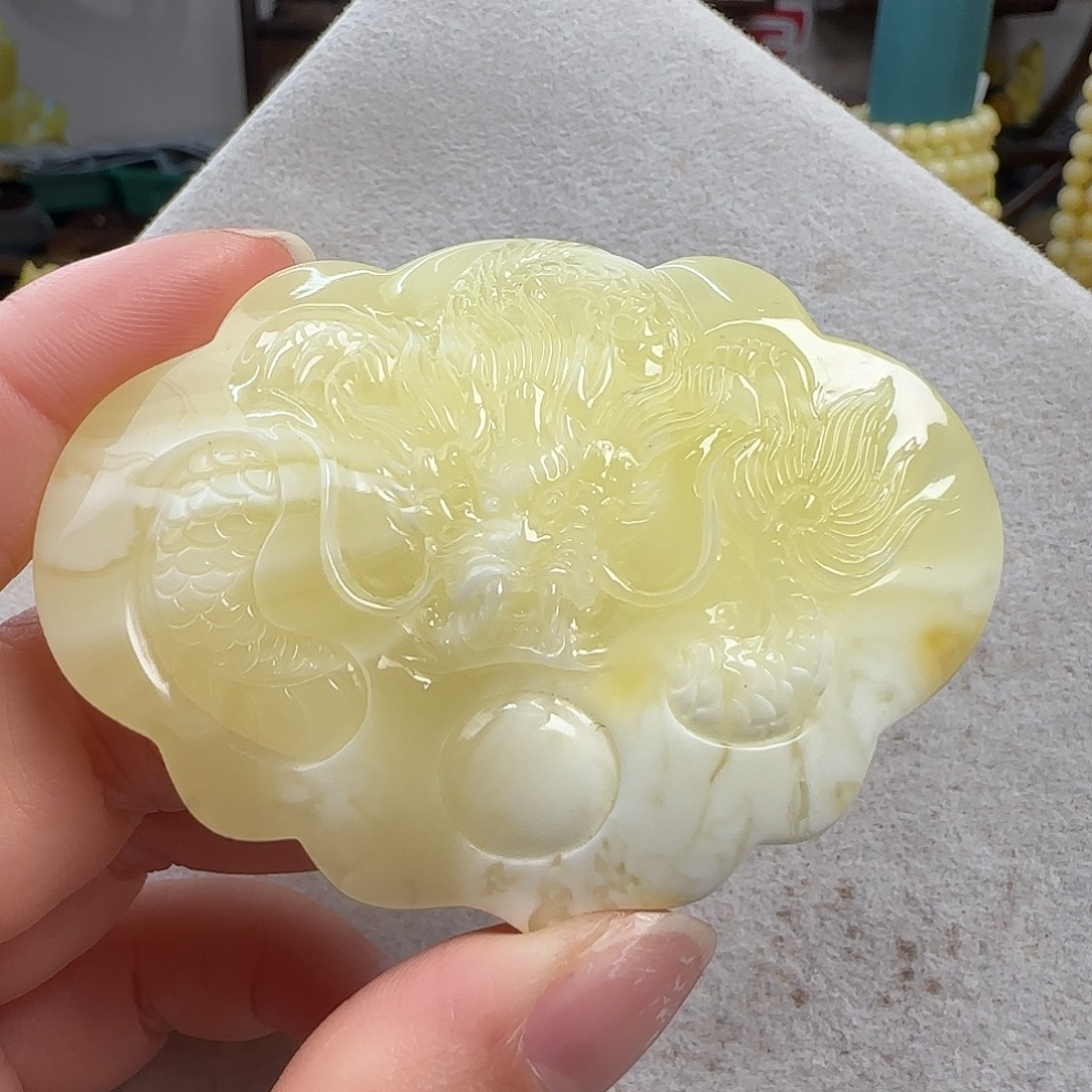 蜜蜡未镶嵌珠宝奇石