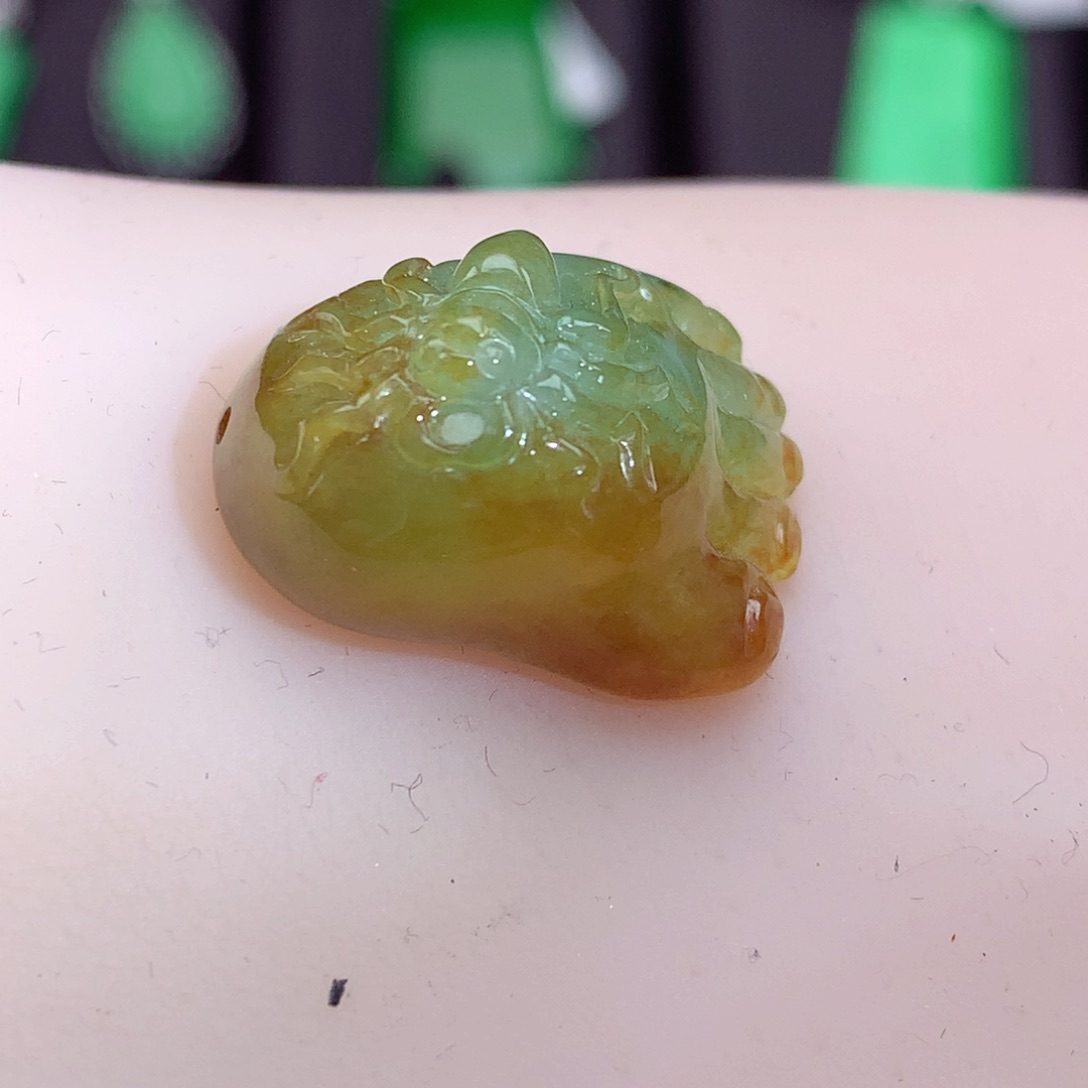 翡翠未镶嵌颈饰上新