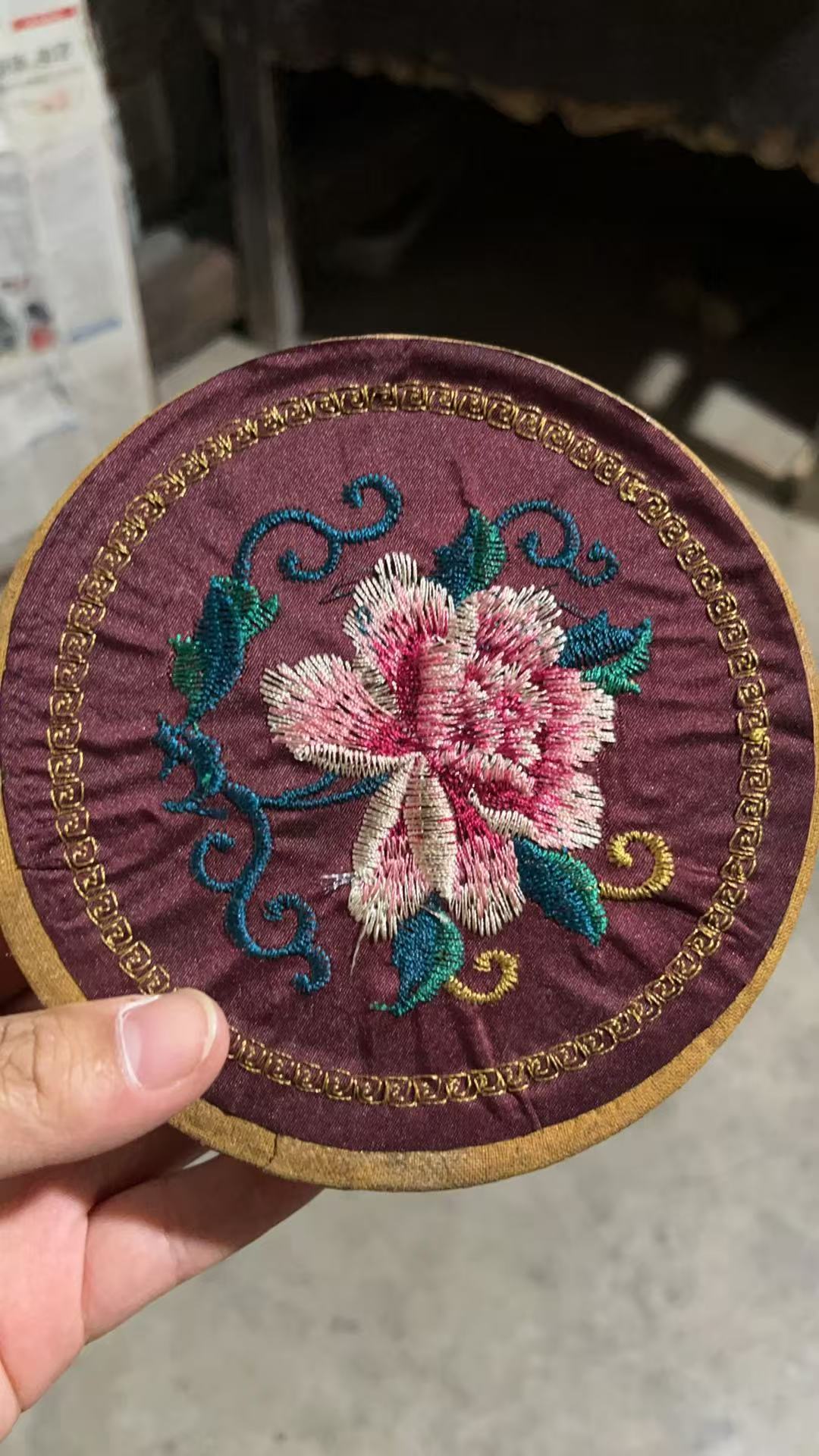 精品摆件一个白镯子