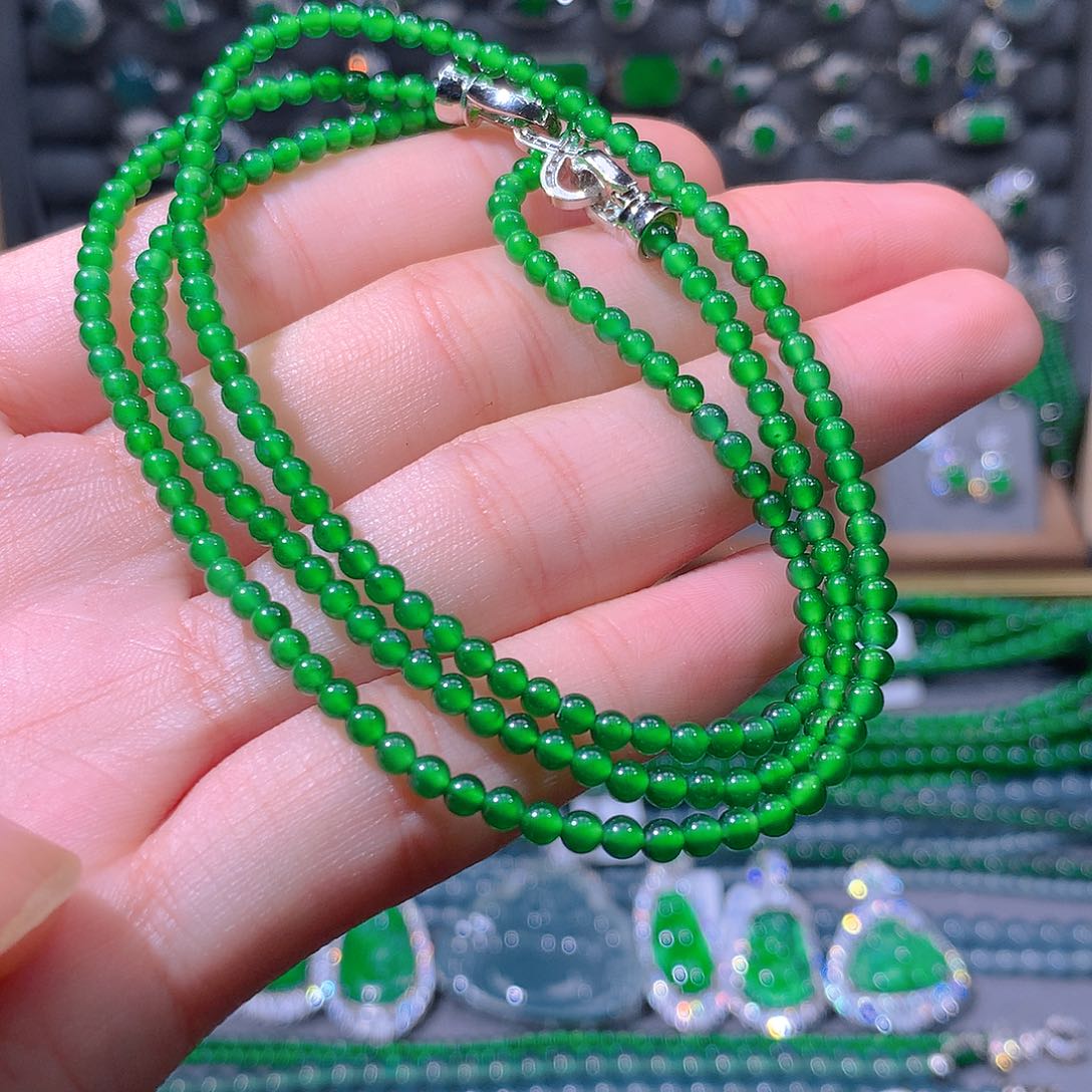 翡翠耳饰未镶嵌天然翡翠