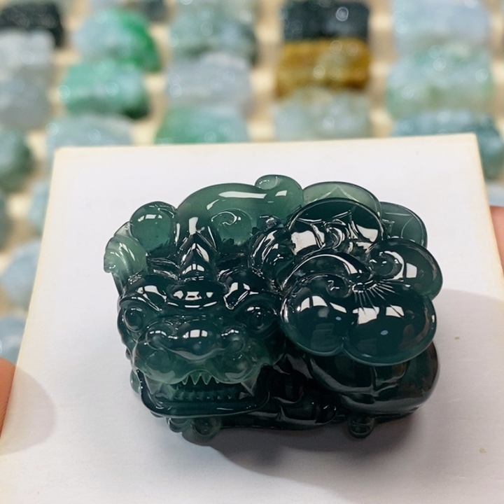 翡翠颈饰未镶嵌天然翡翠貔貅吊坠