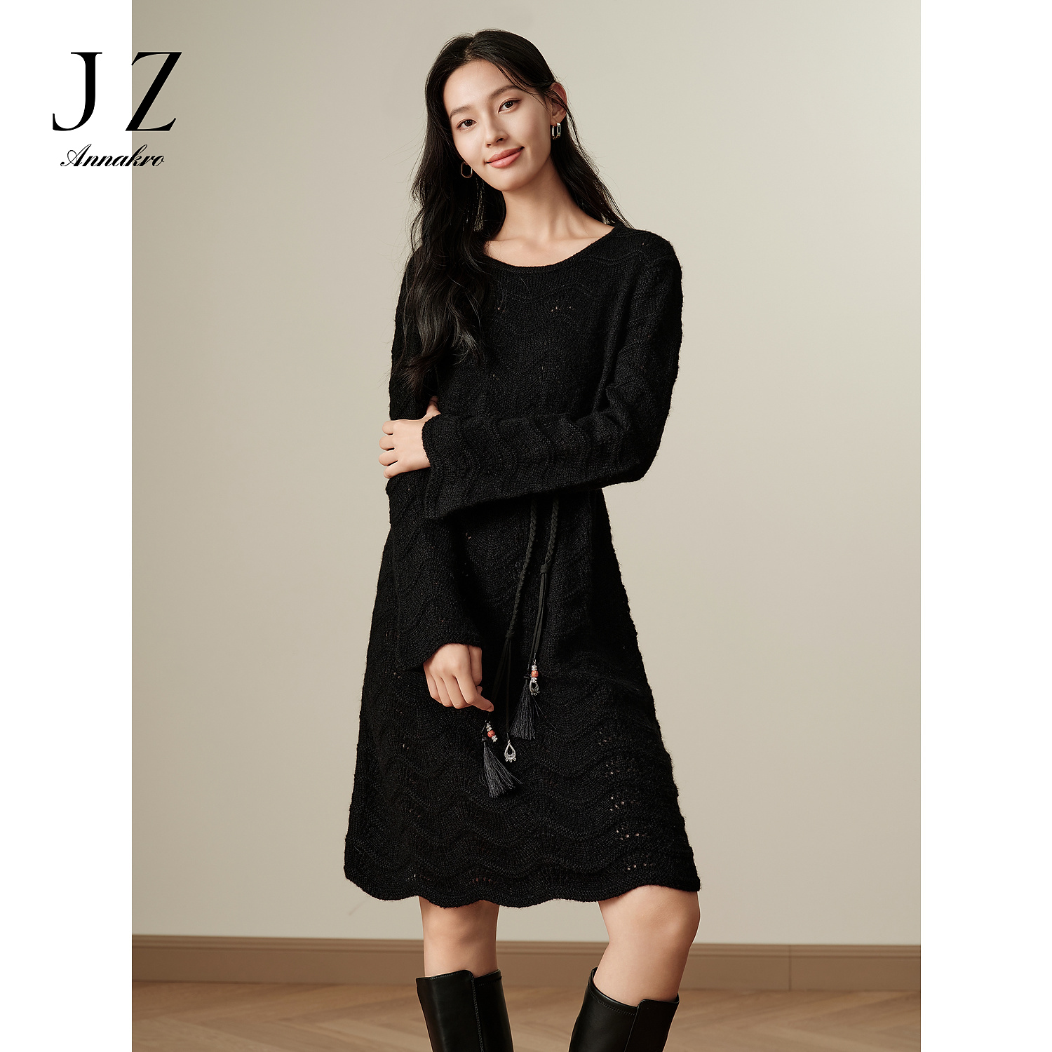玖姿安娜蔻浪漫波西米亚风腰带针织连衣裙女装JTEQ31405