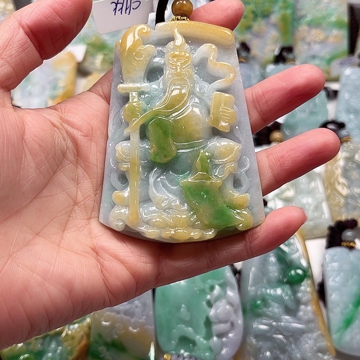 翡翠未镶嵌颈饰挂件