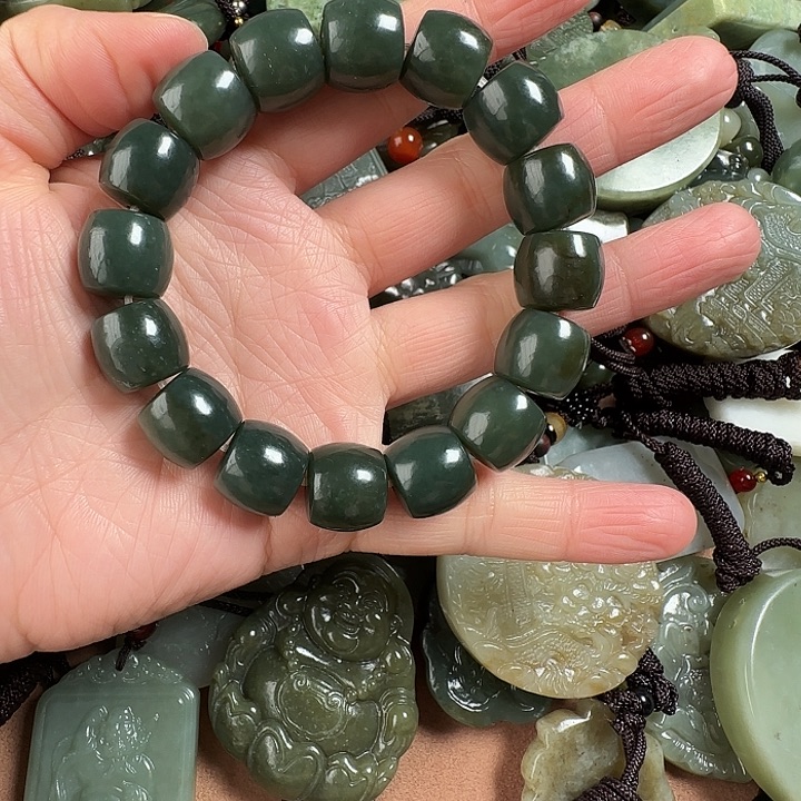 和田玉颈饰未镶嵌