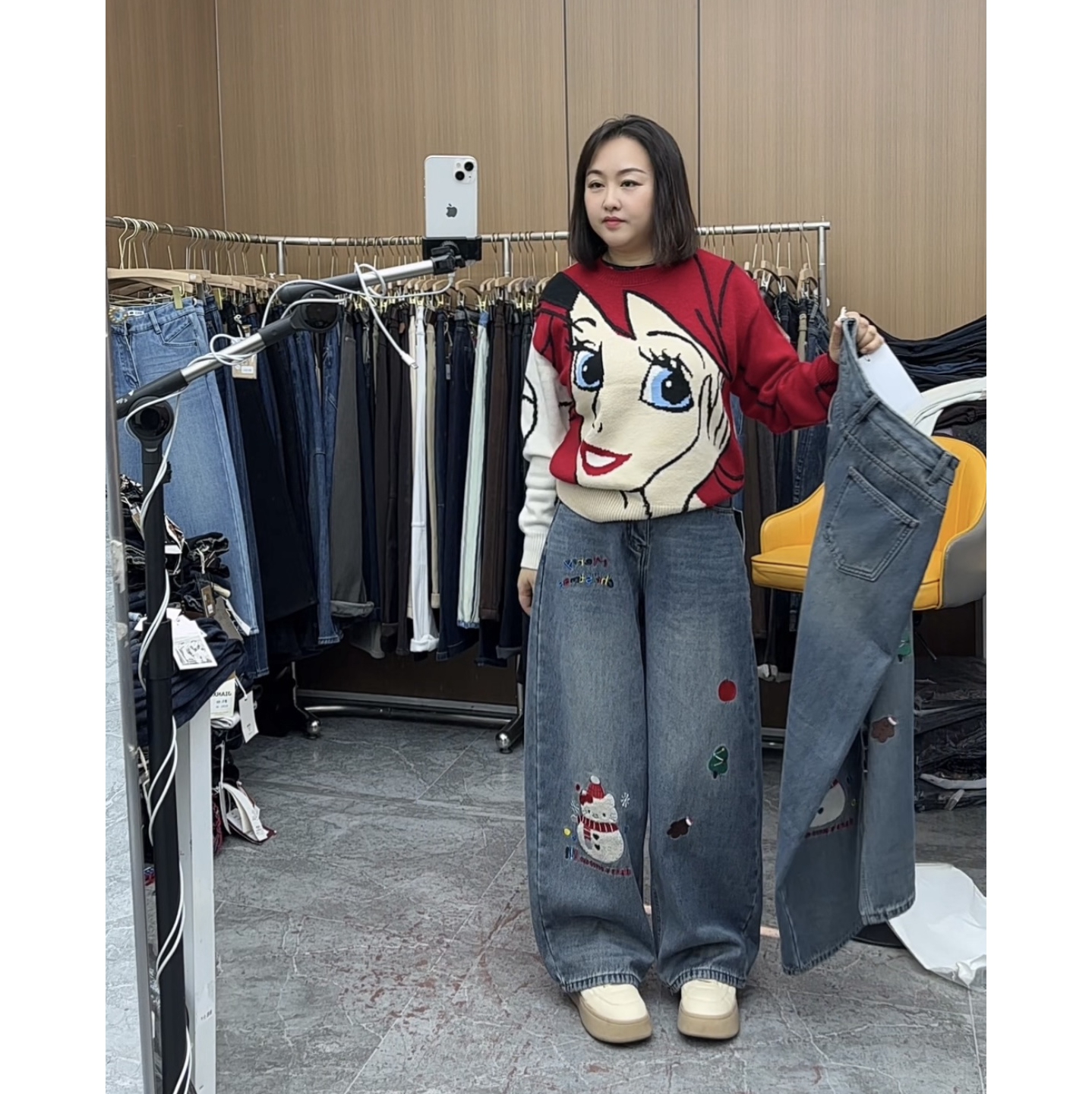卡通刺绣趣味加绒加厚宽松气球裤无弹弯刀裤阔腿牛仔裤子女9601