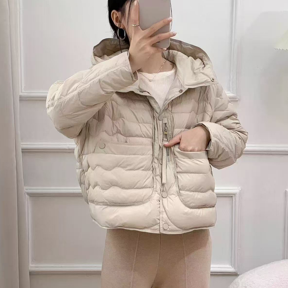 云姐甄选 秋冬短款轻羽绒服82420保暖上装