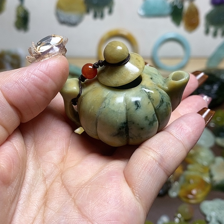 蛇纹石玉手把未镶嵌