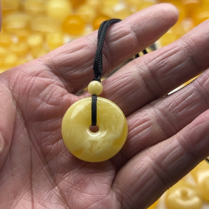 琥珀（矿物珀）未镶嵌裸石